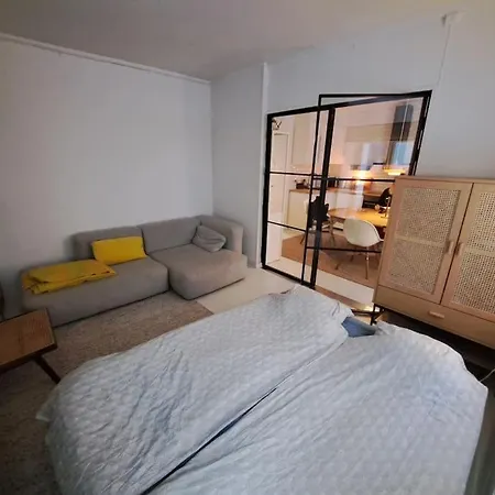 Апартаменты Cozy Retreat In The Heart Of *